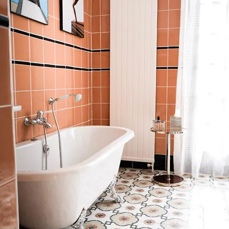 Maison Joyeusete, Cite De Carcassonne 7 Min, Piscine 20m Chauffee Toute L'annee, Clim, Parking Bed & Breakfast Berriac