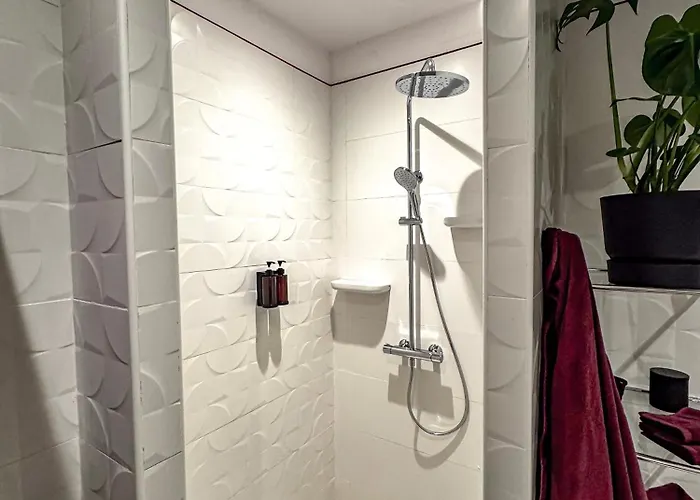 Maison Joyeusete, Cite De Carcassonne 7 Min, Piscine 20m Chauffee Toute L'annee, Clim, Parking