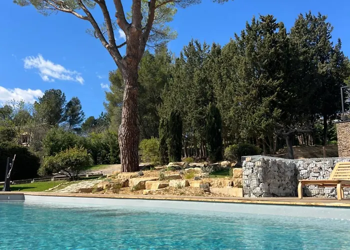 Maison Joyeusete, Cite De Carcassonne 7 Min, Piscine 20m Chauffee Toute L'annee, Clim, Parking Bed and Breakfast