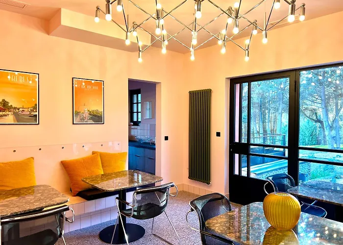 Bed and Breakfast Maison Joyeusete, Cite De Carcassonne 7 Min, Piscine 20m Chauffee Toute L'annee, Clim, Parking 4*